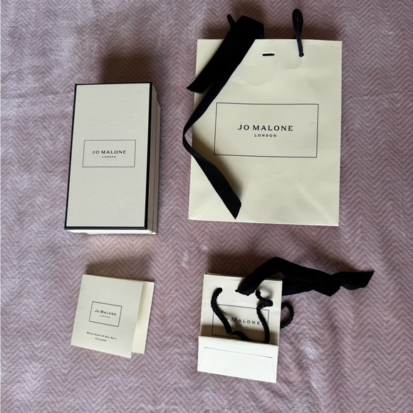 New Jo Malone Gift Set - box, two bags, two ribbons, perfume sample - Picture 4 of 16